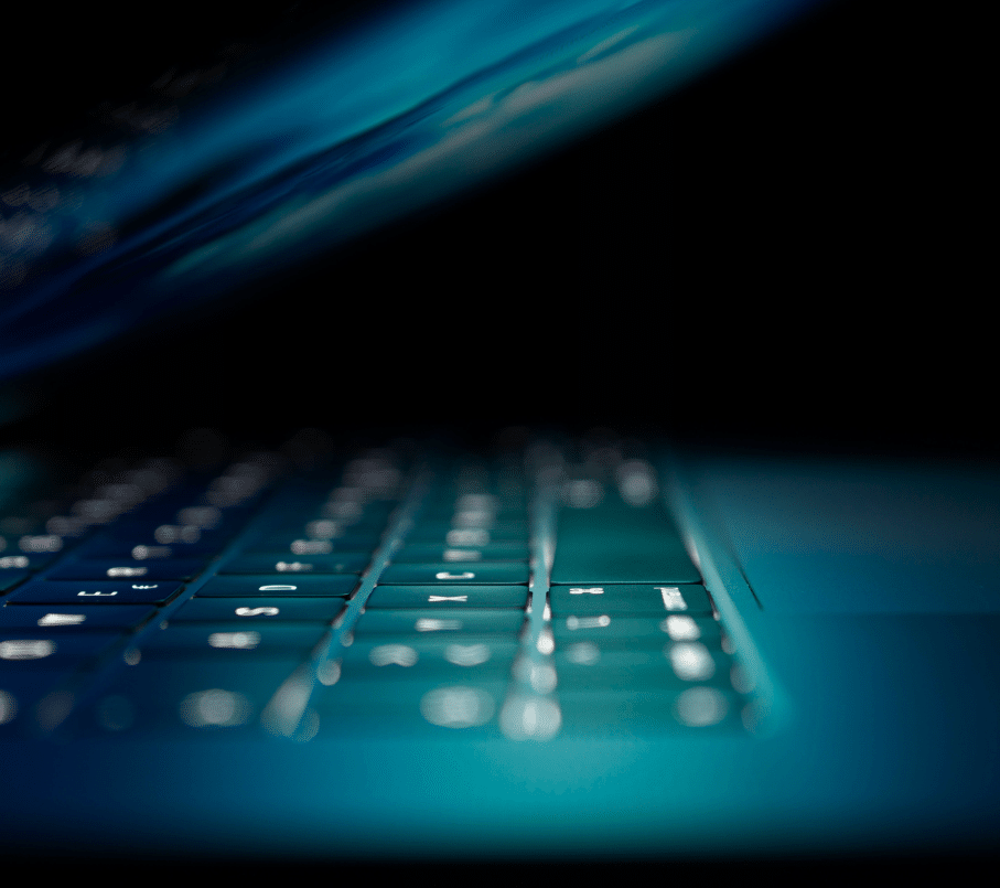 Focus sur un clavier d'ordinateur